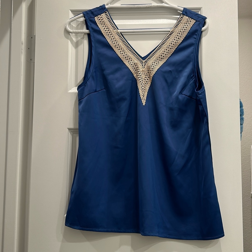 Blue sleeveless crochet design top